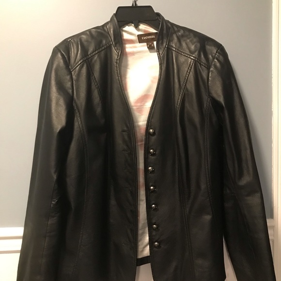 Danier leather coat size large - Picture 8 of 8